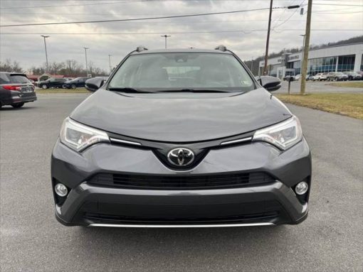 2018 Toyota RAV4 Metallic 27