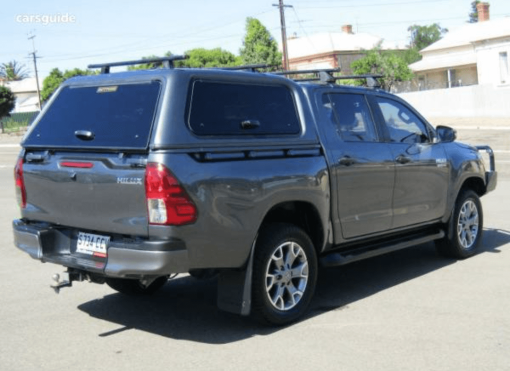 2020 Toyota Hilux SR5 Cover 5