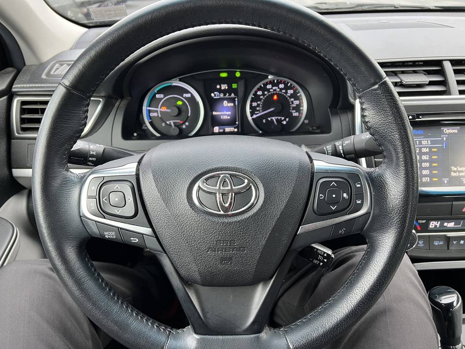 2015 Toyota Camry Hybrid 4WD Luxury - Certified Pre-Owned 6 2015 Toyota Camry Hybrid 4WD Luxury - Certified Pre-Owned - Image 6