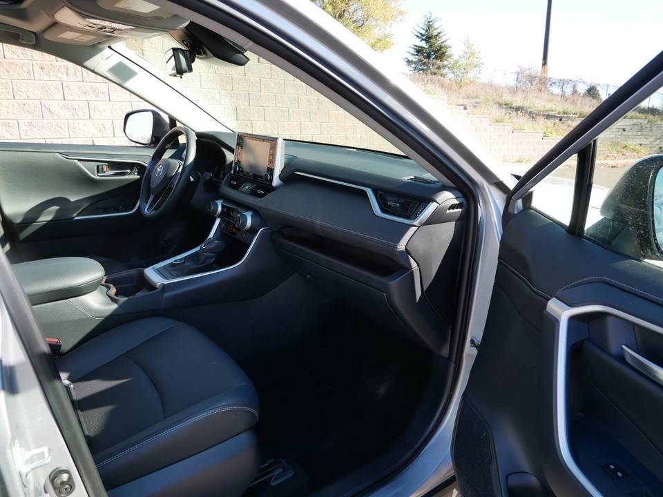 2019 TOYOTA RAV4 BEST DEALS 4 2019 TOYOTA RAV4 BEST DEALS - Image 4