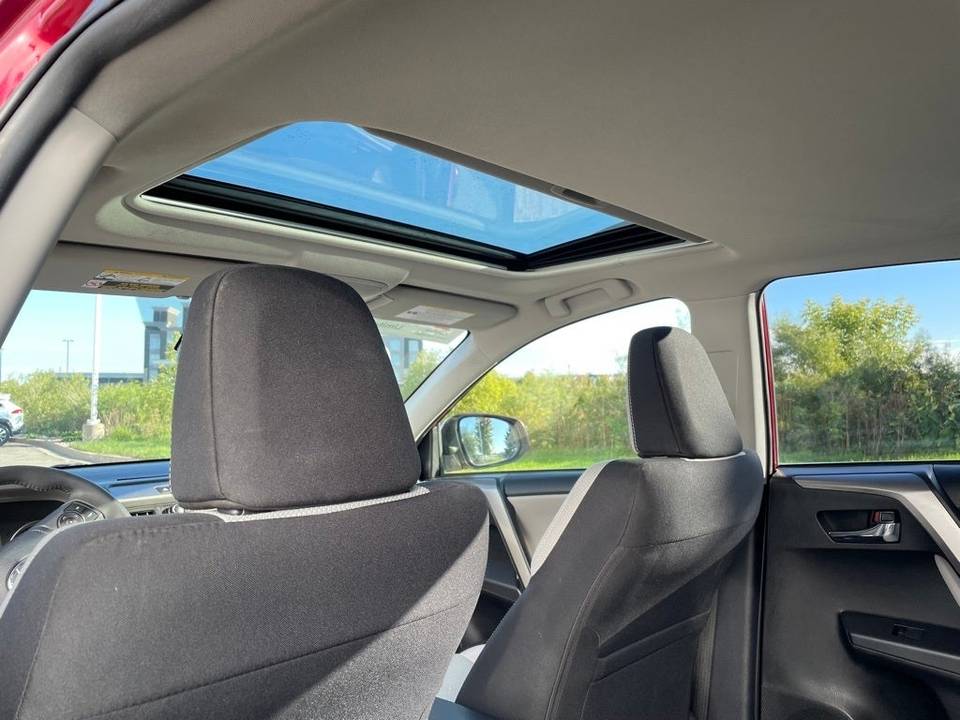 2018 Toyota RAV4 AWD (BEST DEALS) 9 2018 Toyota RAV4 AWD (BEST DEALS) - Image 9