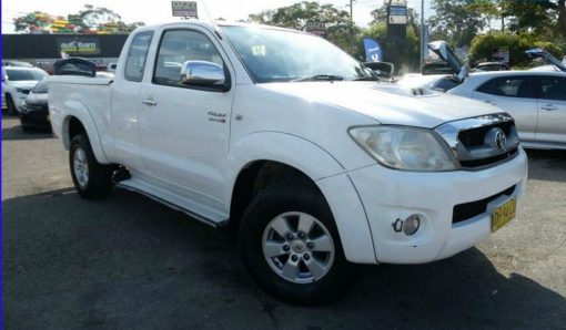 2010 TOYOTA HILUX 12