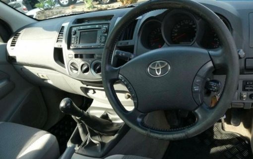 2010 TOYOTA HILUX 8