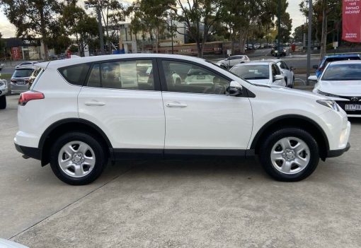 2018 Toyota RAV4 White 2