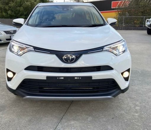 2018 Toyota RAV4 White 9