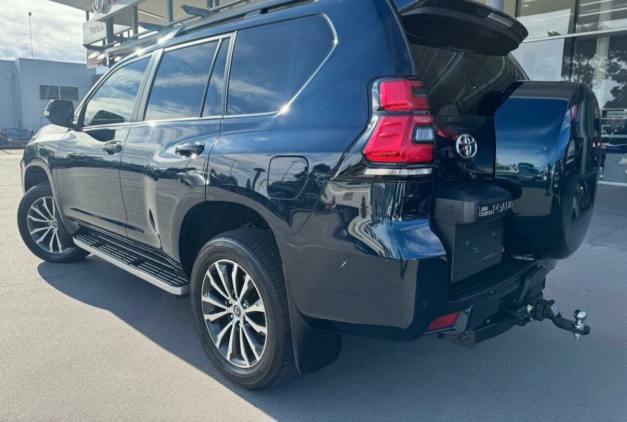 2022 Toyota Land Cruiser Prado 4x4 10 2022 Toyota Land Cruiser Prado 4x4 - Image 10