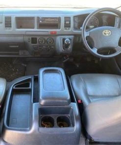 2 2010 TOYOTA HIACE 10