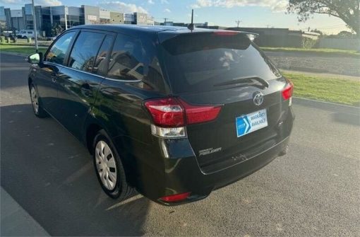 2015 Toyota Corolla Fielder Hybrid 6