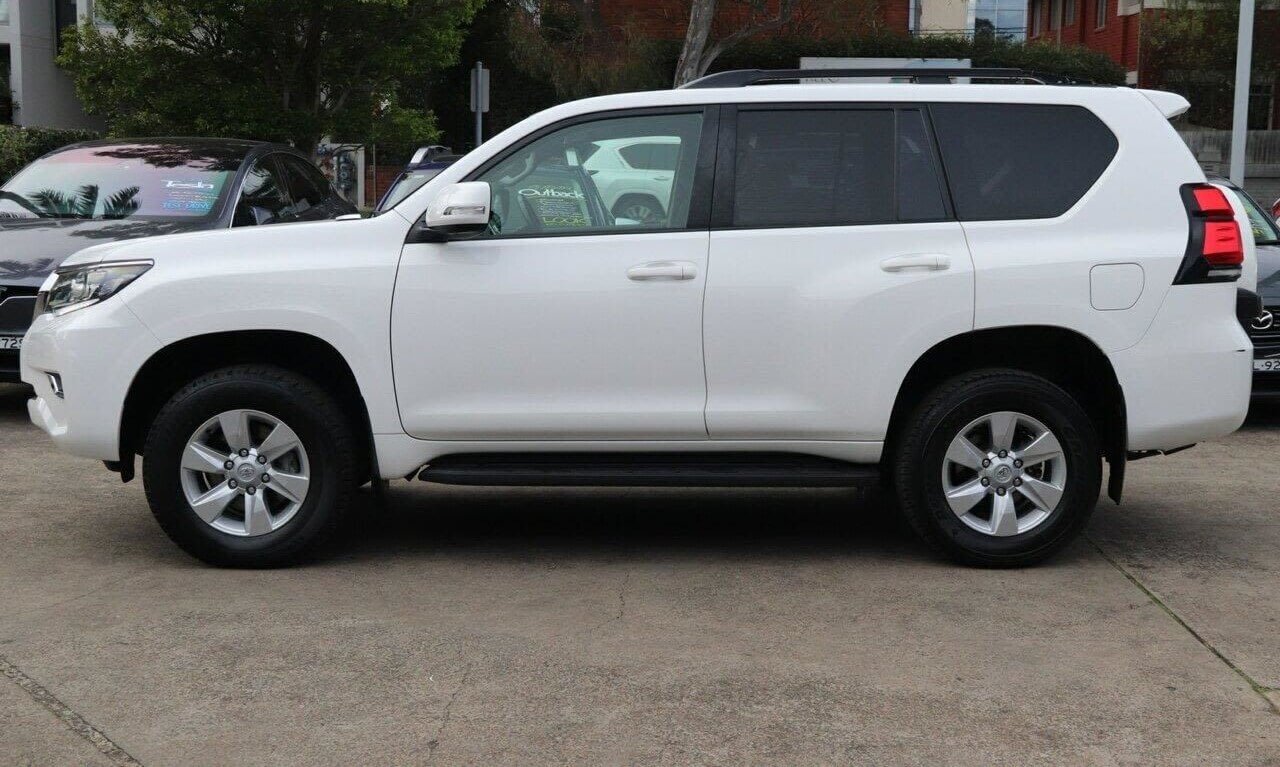 2022 Toyota Land Cruiser Prado GXL Flat Tailgate 12 2022 Toyota Land Cruiser Prado GXL Flat Tailgate - Image 12