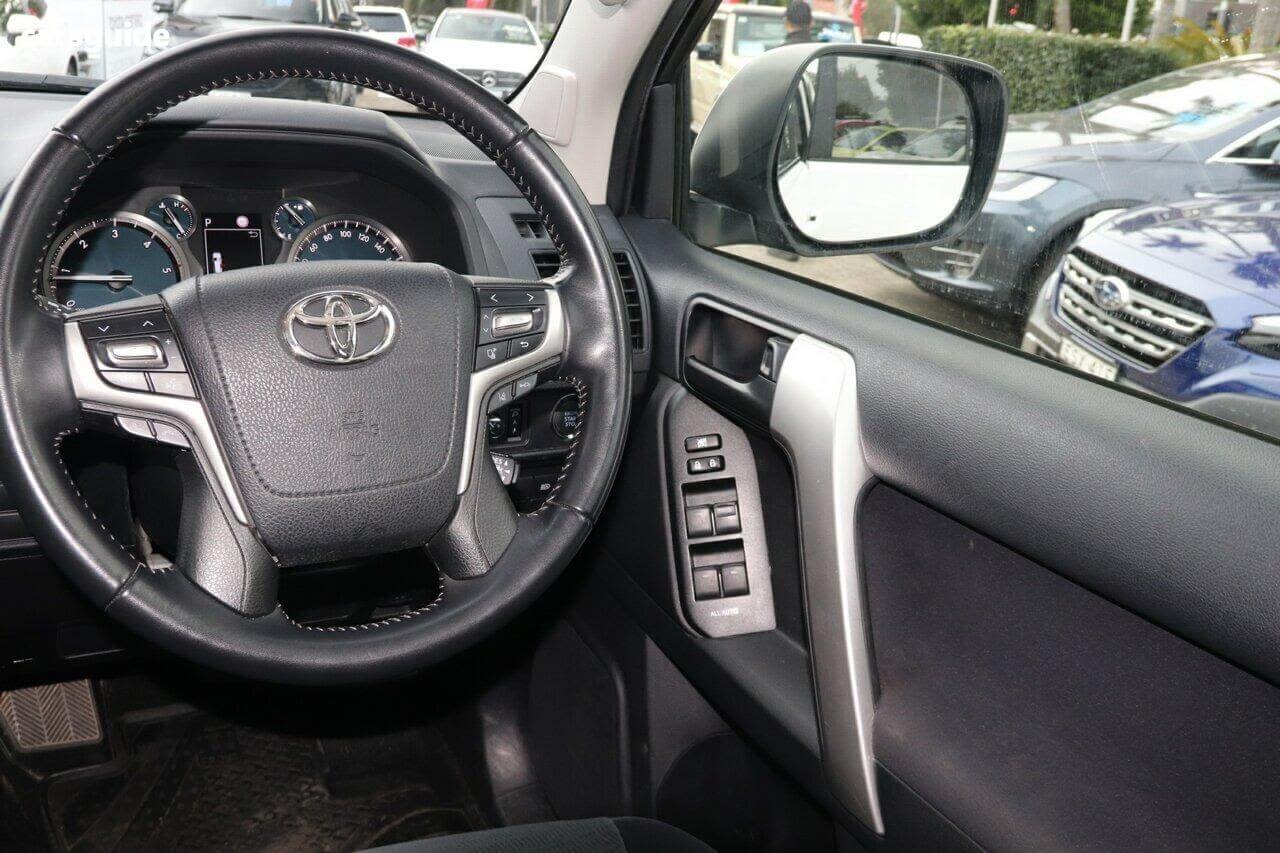 2022 Toyota Land Cruiser Prado GXL Flat Tailgate 5 2022 Toyota Land Cruiser Prado GXL Flat Tailgate - Image 5