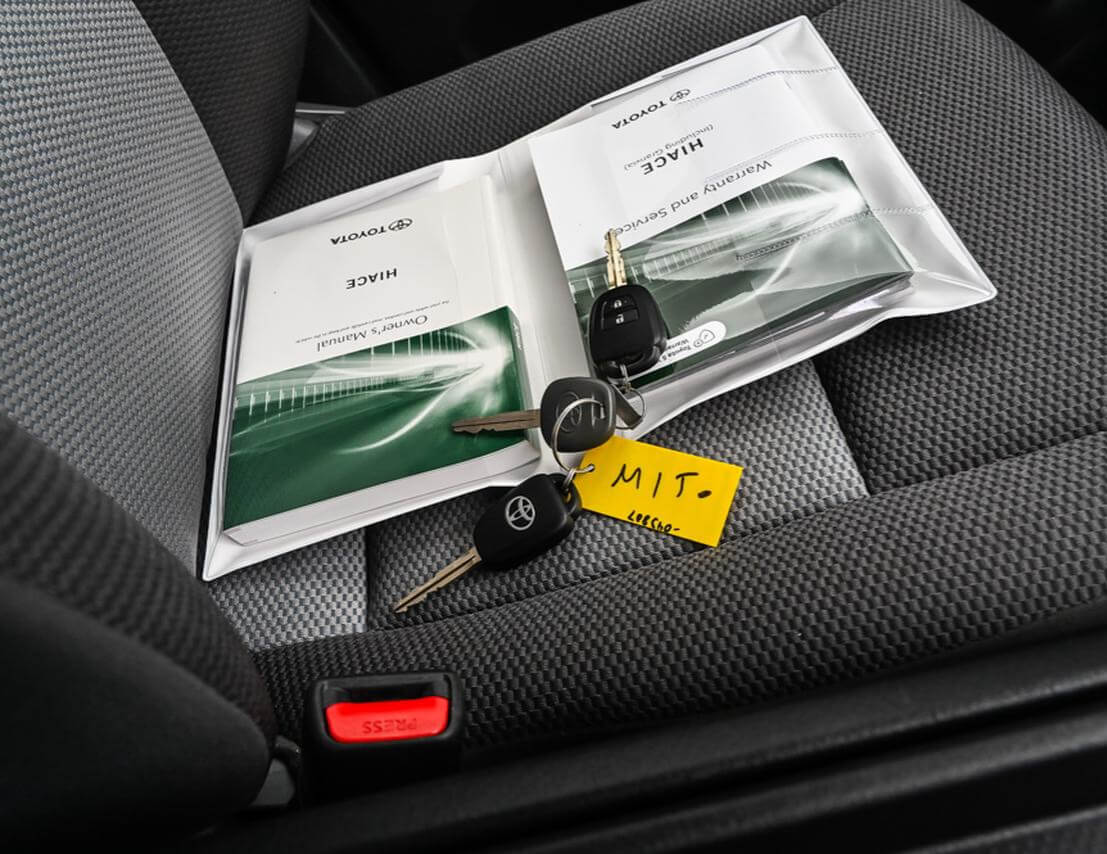 2023 HiAce Commuter Super LWB Auto 10 2023 HiAce Commuter Super LWB Auto - Image 10