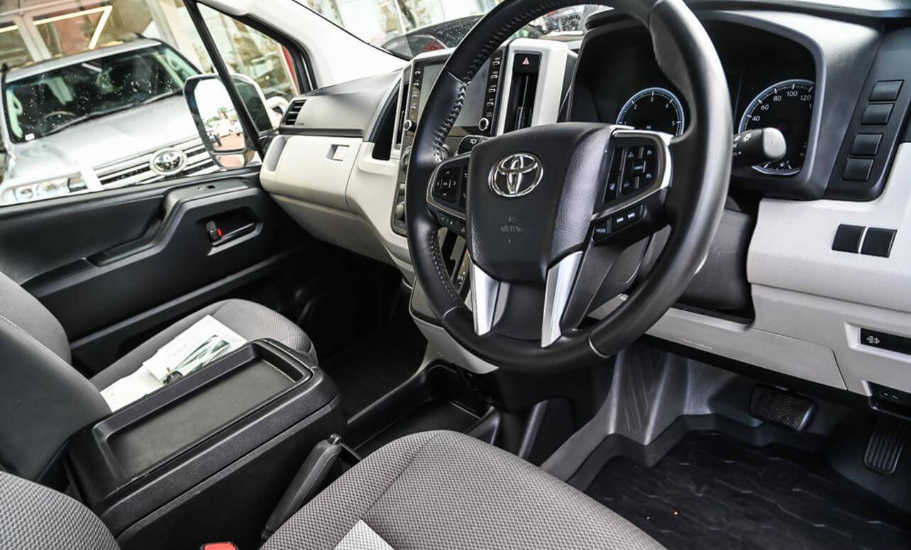 2023 HiAce Commuter Super LWB Auto 3 2023 HiAce Commuter Super LWB Auto - Image 3