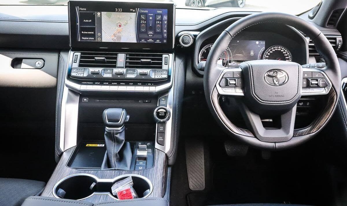 2025 Toyota Landcruiser LC300 Sahara (4X4) 4 2025 Toyota Landcruiser LC300 Sahara (4X4) - Image 4