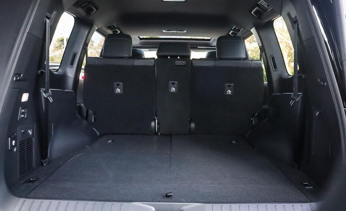 2025 Toyota Landcruiser LC300 Sahara (4X4) 9 2025 Toyota Landcruiser LC300 Sahara (4X4) - Image 9