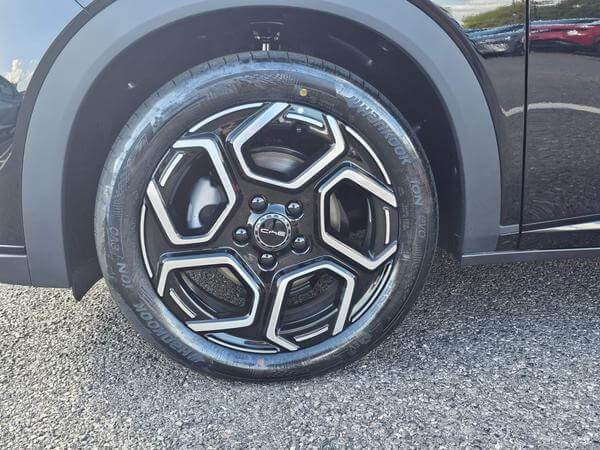 2024 BYD Dolphin Black 60.48kWh - BRAND NEW For Sale 5 2024 BYD Dolphin Black 60.48kWh - BRAND NEW For Sale - Image 5