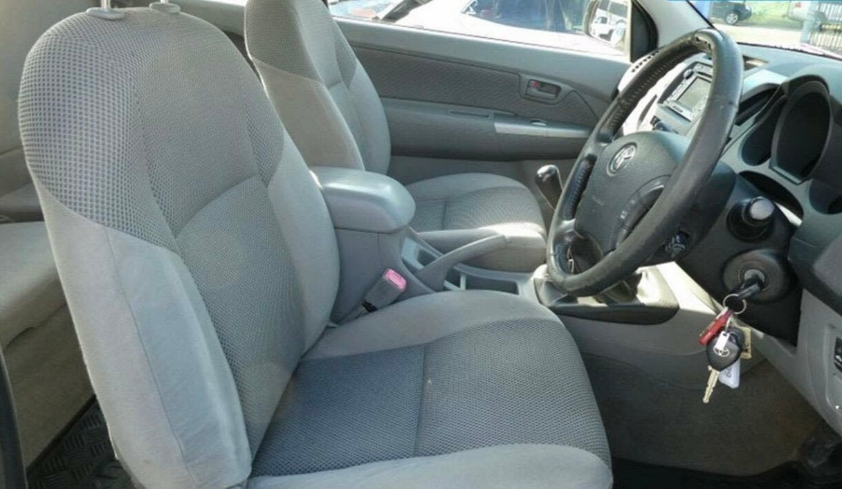 2010 Toyota Hilux Technology - Certified Pre-Owned 5 2010 Toyota Hilux Technology - Certified Pre-Owned - Image 5