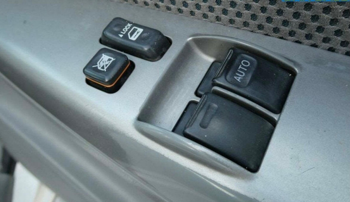 2010 Toyota Hilux Technology - Certified Pre-Owned 8 2010 Toyota Hilux Technology - Certified Pre-Owned - Image 8