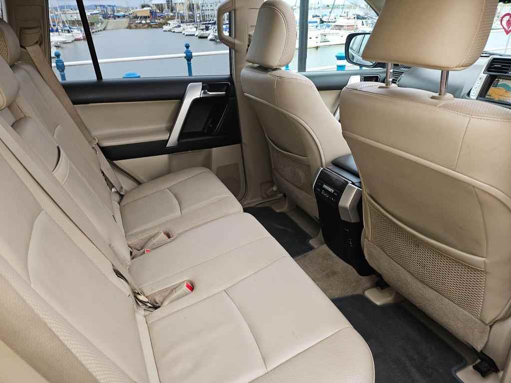 2011 Toyota Land Cruiser 4WD BEST DEALS - Certified Pre-Owned 7 2011 Toyota Land Cruiser 4WD BEST DEALS - Certified Pre-Owned - Image 7