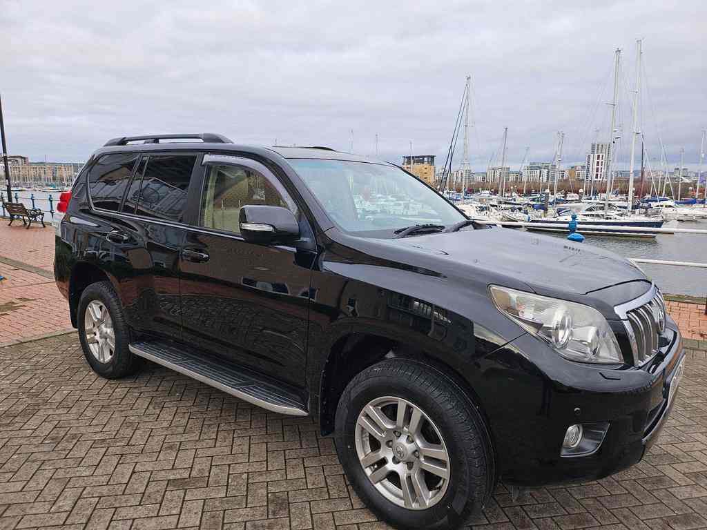 2011 Toyota Land Cruiser 4WD BEST DEALS - Certified Pre-Owned 3 2011 Toyota Land Cruiser 4WD BEST DEALS - Certified Pre-Owned - Image 3