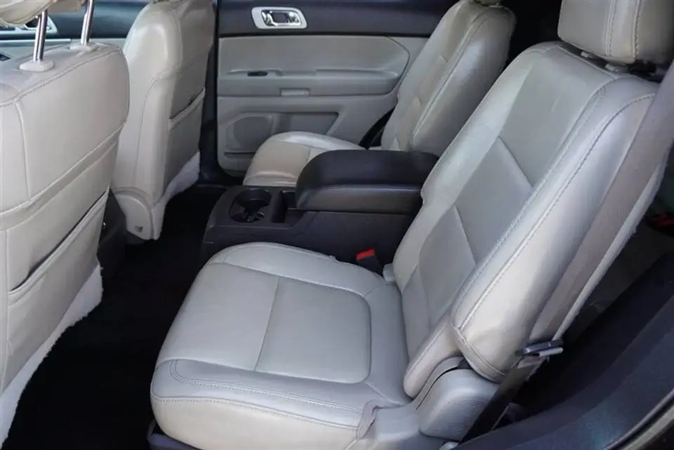 2015 Ford Explorer XLT 4dr SUV LIMITED - Certified Pre-Owned 5 2015 Ford Explorer XLT 4dr SUV - Certified Pre-Owned