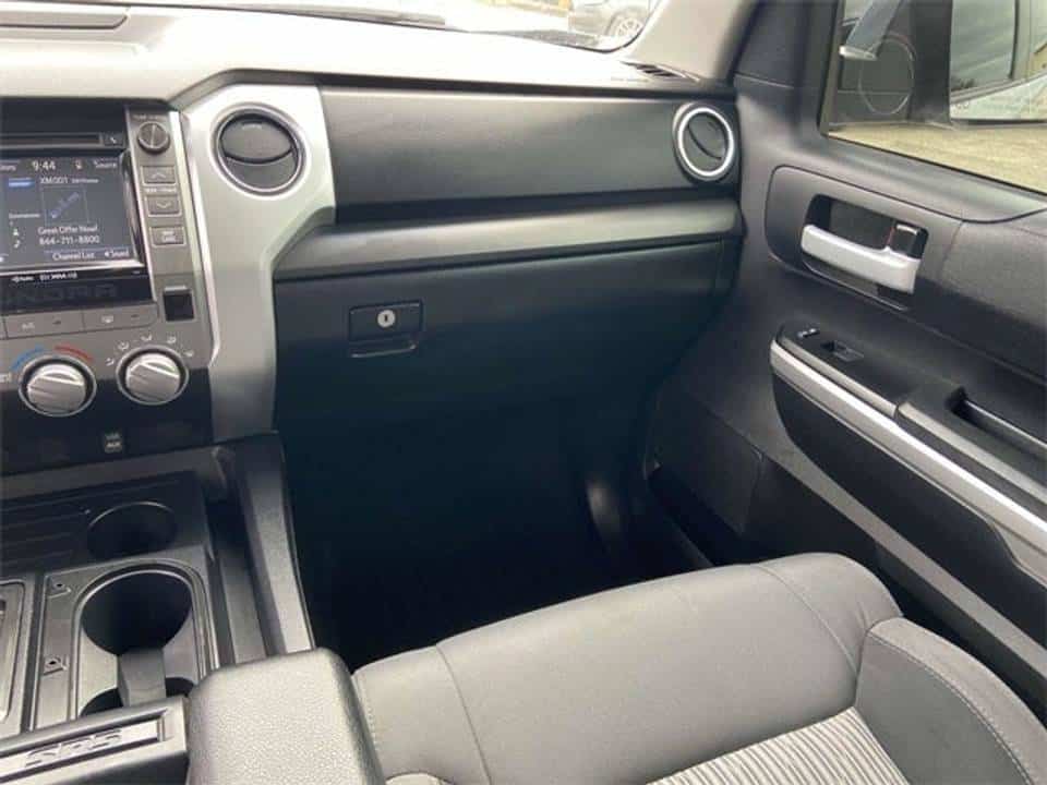 2016 Toyota Tundra SR5 Unlimited - Certified Pre-Owned 5 2016 Toyota Tundra SR5 Unlimited - Certified Pre-Owned - Image 5