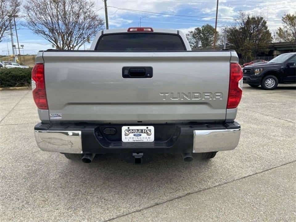 2016 Toyota Tundra SR5 Unlimited - Certified Pre-Owned 7 2016 Toyota Tundra SR5 Unlimited - Certified Pre-Owned - Image 7