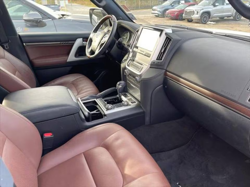 2021 Toyota Land Cruiser 4dr SUV LUXURY - Certified Pre-Owned 8 2021 Toyota Land Cruiser 4dr SUV LUXURY - Certified Pre-Owned - Image 8