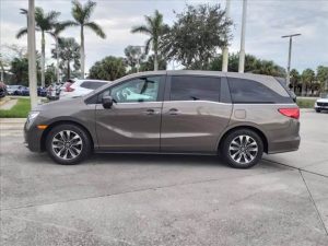 2022 Honda Odyssey. Touring 4dr Minivan 2