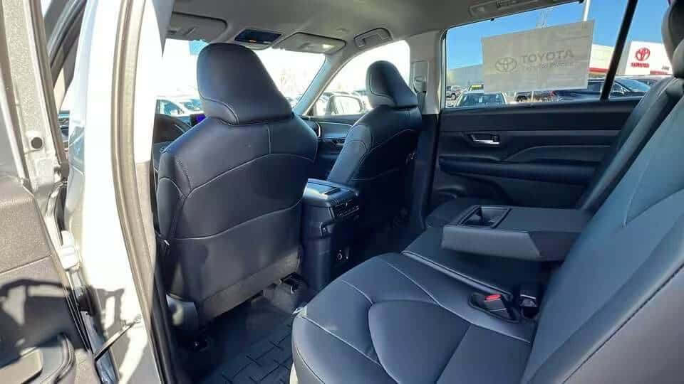 2024 Toyota Grand Highlander Hybrid XLE Unlimited 4dr SUV- Certified Pre-Owned 5 2024 Toyota Grand Highlander Hybrid XLE Unlimited 4dr SUV- Certified Pre-Owned - Image 5