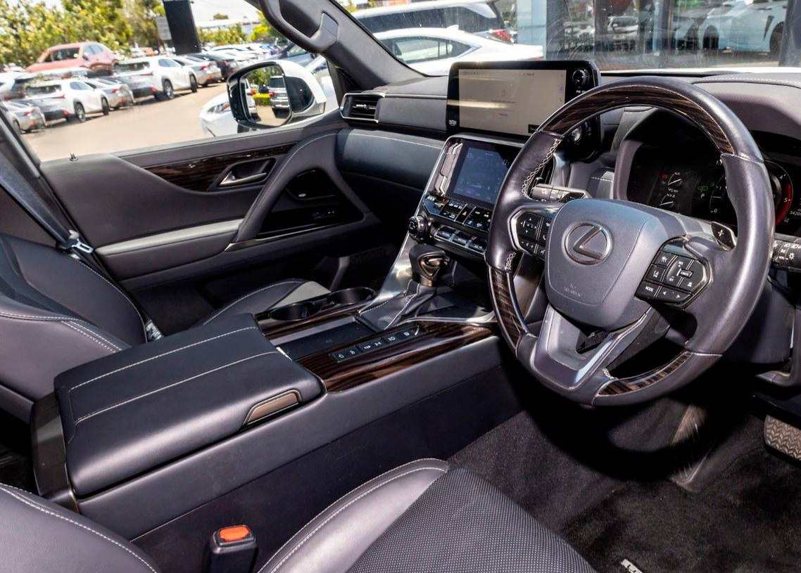 2025 Lexus LX LX500d Auto 4x4 - Certified Pre-Owned 8 2025 Lexus LX LX500d Auto 4x4 - Certified Pre-Owned - Image 8