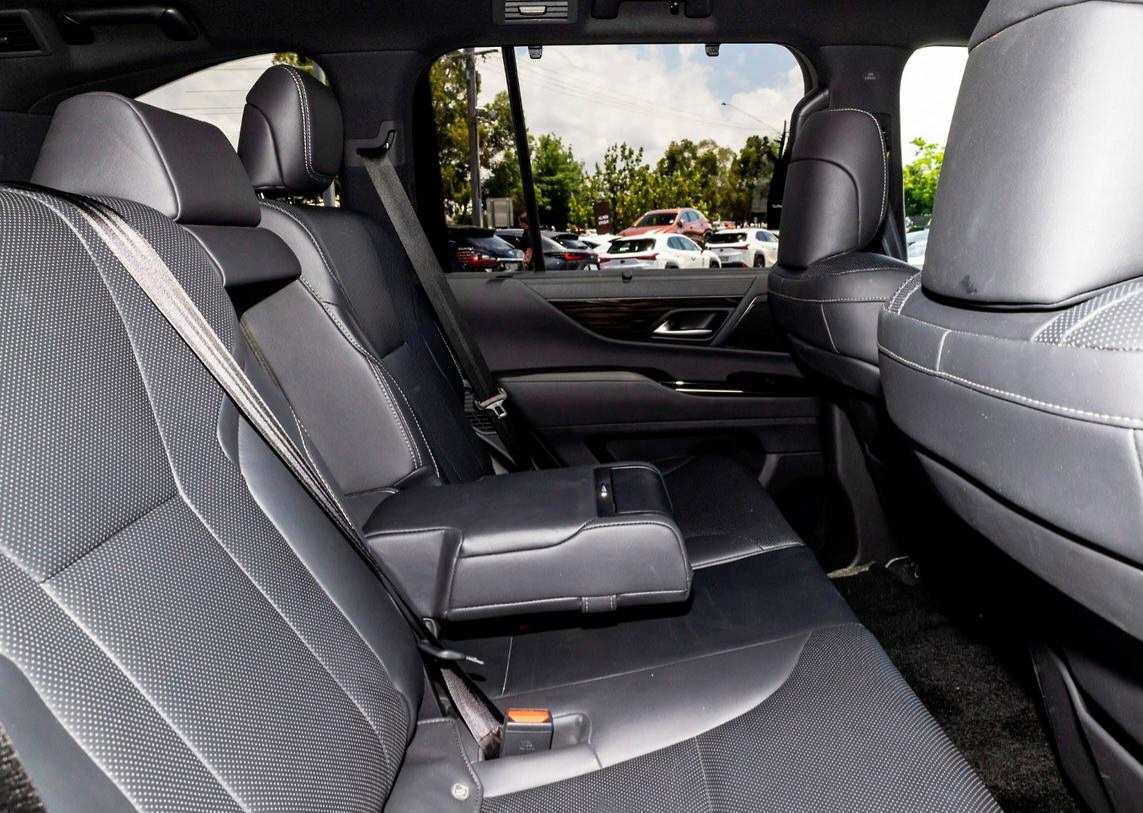 2025 Lexus LX LX500d Auto 4x4 - Certified Pre-Owned 9 2025 Lexus LX LX500d Auto 4x4 - Certified Pre-Owned - Image 9