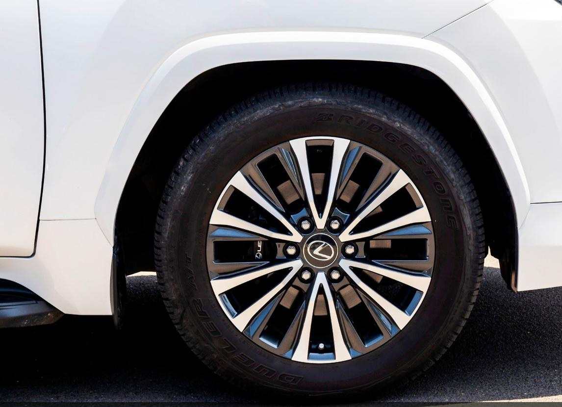 2025 Lexus LX LX500d Auto 4x4 - Certified Pre-Owned 10 2025 Lexus LX LX500d Auto 4x4 - Certified Pre-Owned - Image 10